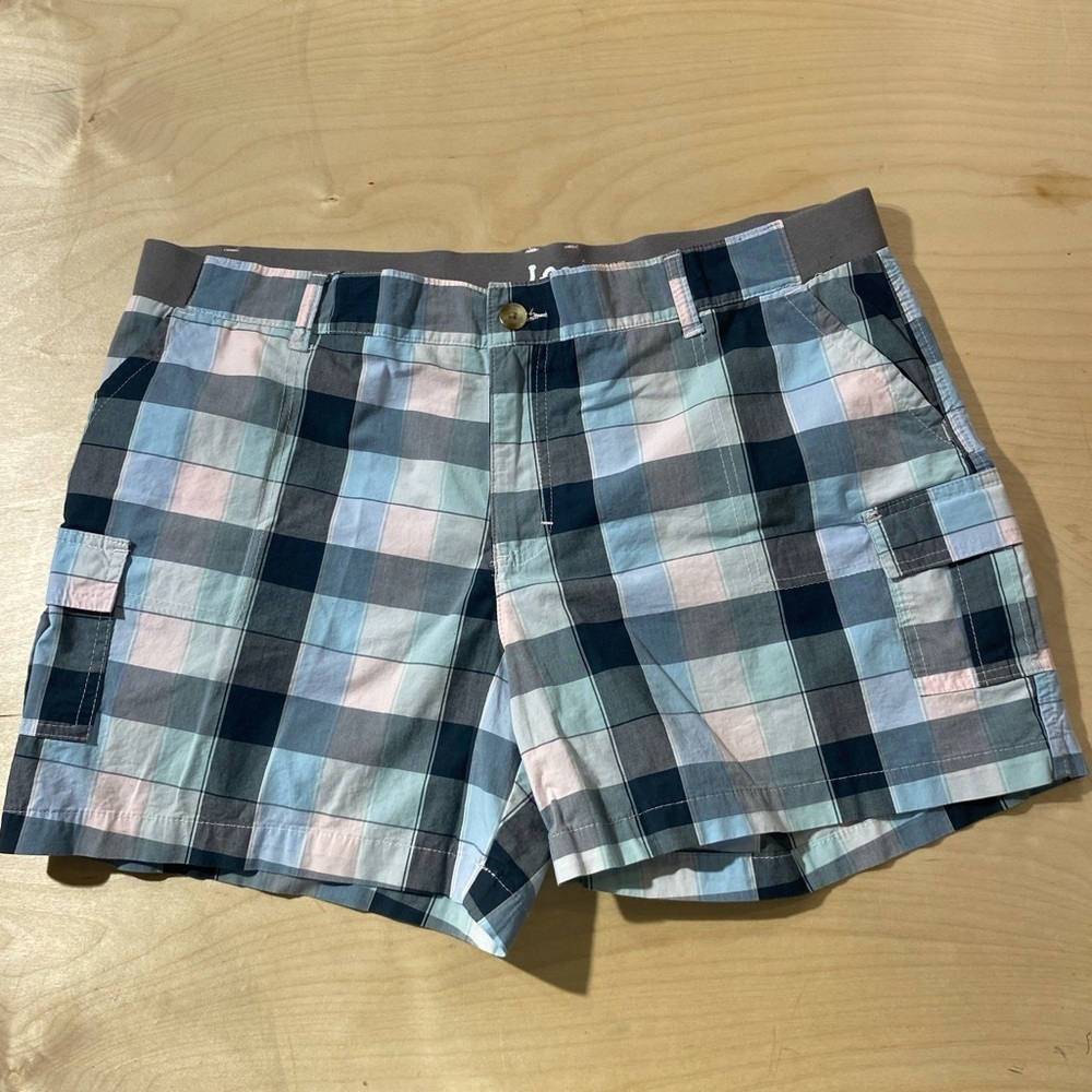 Lee Blue and Pink Cargo Shorts Mid Rise Regular Fit Short 20M (MS)